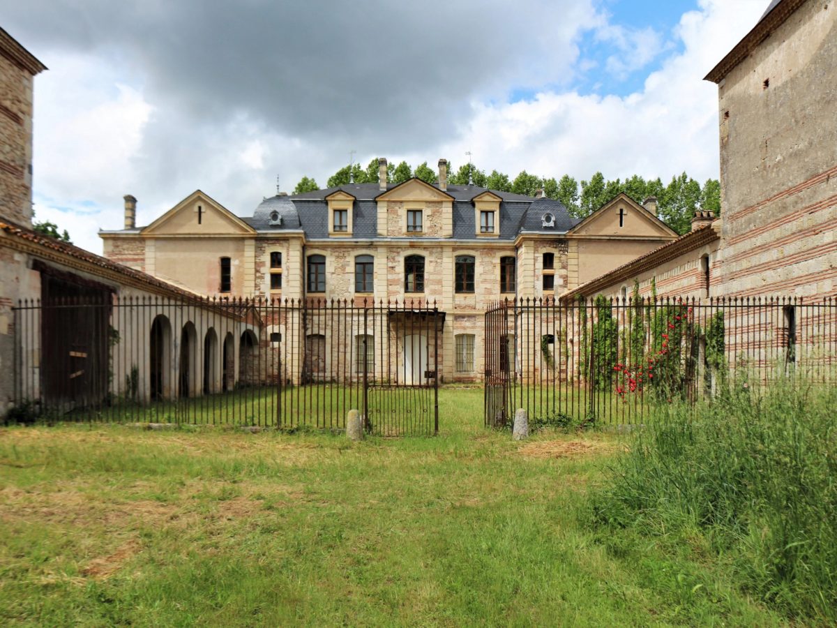 Vente château XVIIIe à restaurer à Clairac