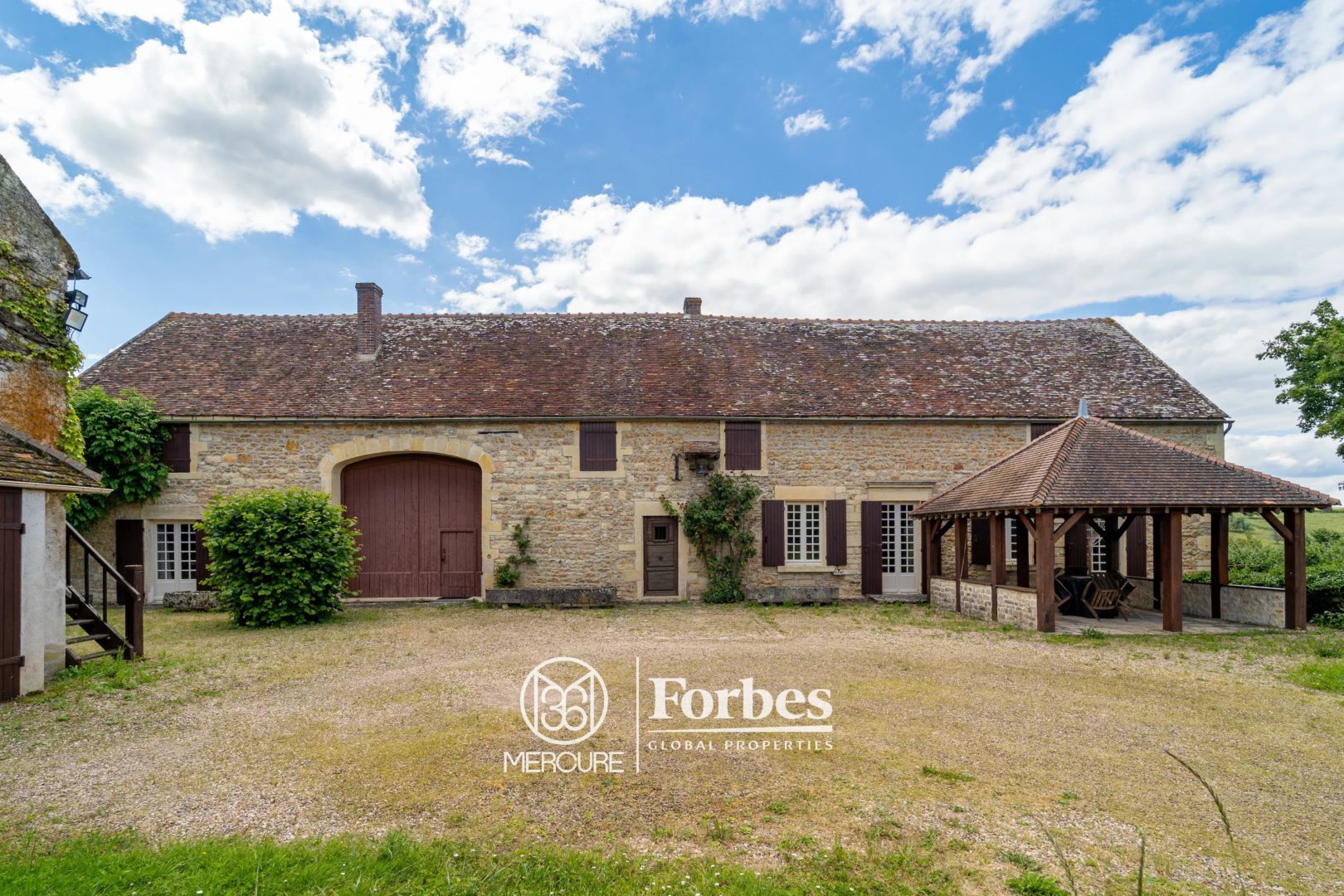 Morvan- Maison de village- Longère – Dépendance- terrain de 4150m² - 21089 -1739MAC