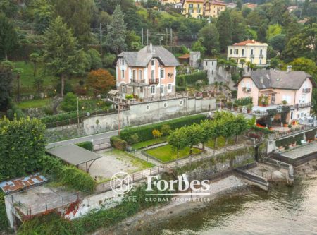 Villa d’époque à vendre avec quai et piscine - 0182