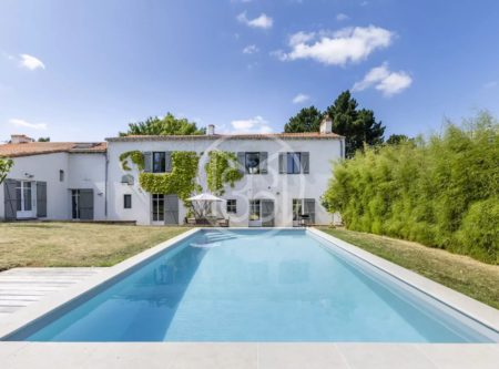 VERTOU CENTER / CHARMING HOUSE 242 M² 5 BEDROOMS SWIMMING POOL - 1872NA