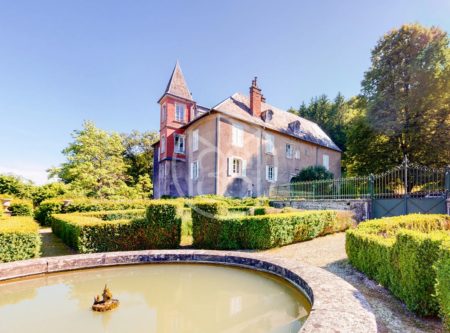 Château origine XVe reconstruit au XIXe siècle, parc d’environ 1,8 hectares - 1720EL
