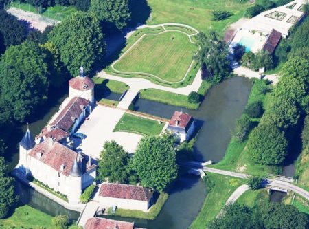Château XVI-XVIIIe siècles, parc d’environ 7,6 hectares avec piscine, tennis - 1717EL