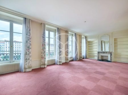 Appartement T5 de 165,70 m² à rénover – Quartier Ainay-Charité - 4819LY
