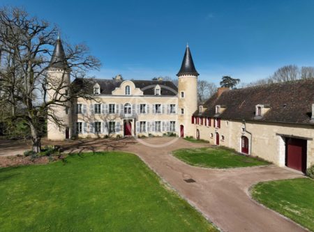 CHATEAU XIXe SUR 9,60 HECTARES DE PARC - 9868PO