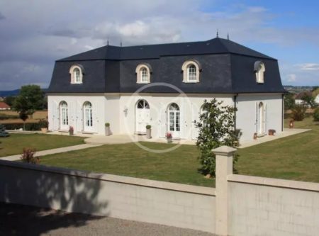 ALLIER – 6 KM DE NERIS LES BAINS – VILLA CONTEMPORAINE - 70331AU