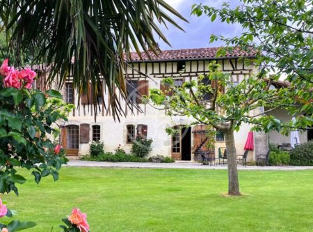 BELLE MAISON AVEC VUE PYRÉNÉES – PISCINE - 9022TS