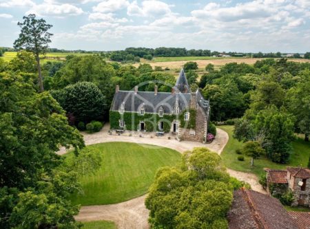 VERTOU  –  MANOR AND OUTBUILDINGS - 3018