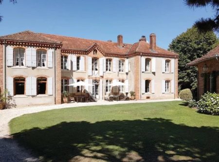 ANCIEN COUVENT – VUE PYRÉNÉES – PISCINE - 8672TS