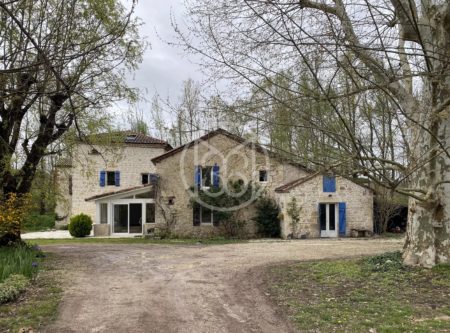 MOULIN XVIIÈME – 3 HA AVEC PISCINE ET DEPENDANCE – LOT-ET-GARONNE - 900978bx