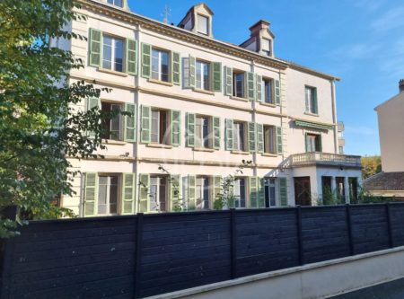 RHÔNE – VILLEFRANCHE-SUR-SAÔNE Tènement de 975 m² - 4773LY