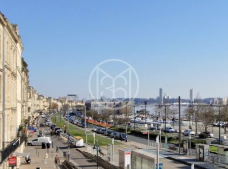 BORDEAUX QUAIS DES CHARTRONS, PLOT OF TWO FLATS WITH VIEW OF THE GARONNE - 900860bxA