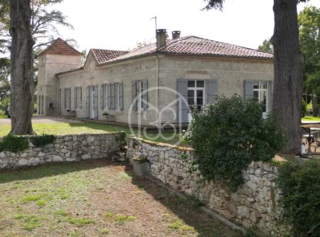 17TH CENTURY HOUSE WITH GÎTES AND OUTBUILDINGS NEAR AGEN - 901008bx