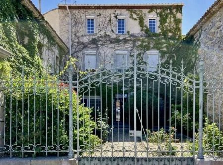 MAGNIFIQUE MAISON DE MAITRE EN BORD DE MER - 8932TS