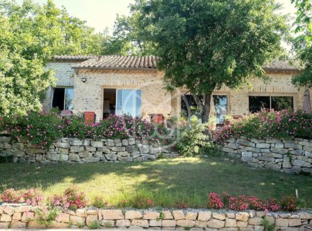 Architect-designed villa with swimming pool in Drôme Provençale - 4762LY