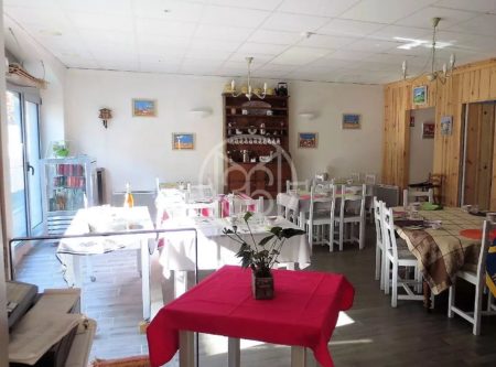 HOTEL RESTAURANT DANS STATION BALNEAIRE - 9932PO