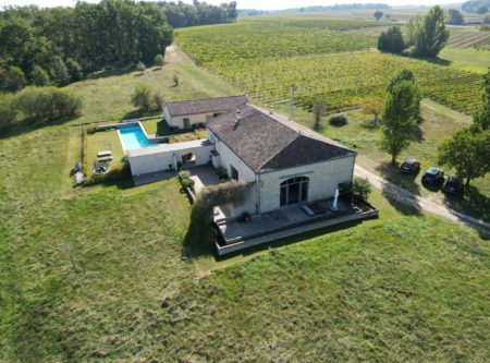 SUPERBE PROPRIETE DOMINANTE AVEC PISCINE – 1,5HA - 900948bx