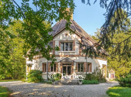 Maison d’architecte de 1930 sur un parc paysager d’1ha entouré de bois - 20551CL