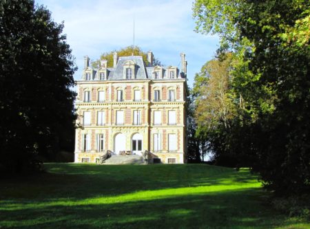 CHÂTEAU XIXe AVEC PARC CLOS ET PIECE D’EAU - 20558IF