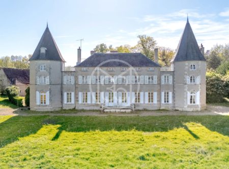 SOUTH NIEVRE- CASTLE- DEPENDENCE- PARK 12, 6ha - 1729MAC