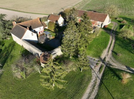 15th-19th C. FARMHOUSE ON 1.33 HECTARE - 9816PO