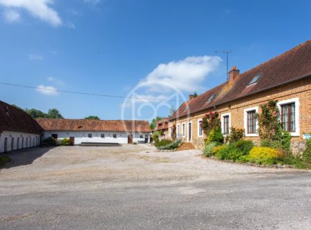 A 10 kms de Montreuil sur mer – Corps de ferme avec un gîte des dépendances - 20413NC