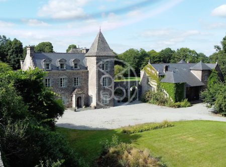 Brittany, Augan – elegant chateau, swimming pool, 5,7 ha - 20892BR