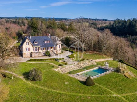 PROPERTY – PANORAMIC VIEW OF THE MONTAGNE NOIRE - 8949TS