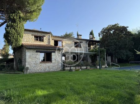 MAISON DE CARACTERE AVEC VUE SUR LA RIVIERE - 10025PO