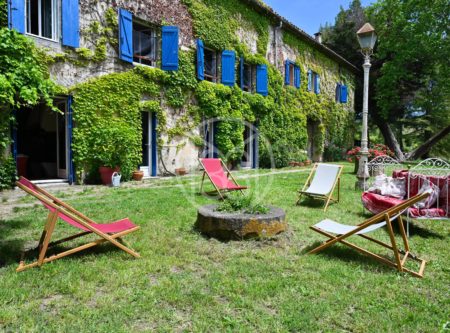 LOVELY PROPERTY – VIEWS OF VINEYARDS & THE PYRENEES - 9032TS