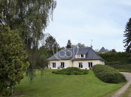 AISNE – MAISON CONTEMPORAINE, DEPENDANCE ET PARC 1.35HA - 80617PI