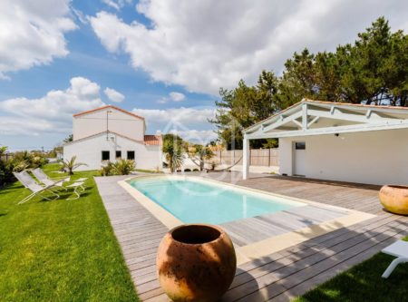 PROCHE DE SAINT-GILLES-CROIX-DE-VIE – VILLA RENOVEE AVEC PISCINE - 20758VE