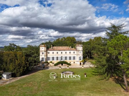 South of France – beautiful mansion on a 14-hectare wooded park - 9053TS