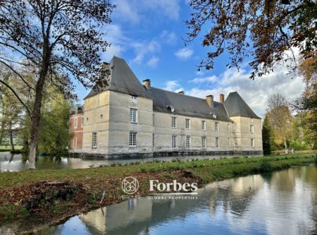 Château du XVIe siècle sur douves Parc 4ha Rivière Etang - 1708XFF