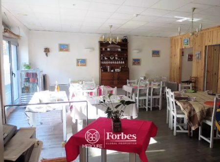 HOTEL RESTAURANT DANS STATION BALNEAIRE - 9932PO