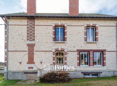 Maison bourgeoise- Terrain de 1560m² avec piscine. - 20592cL