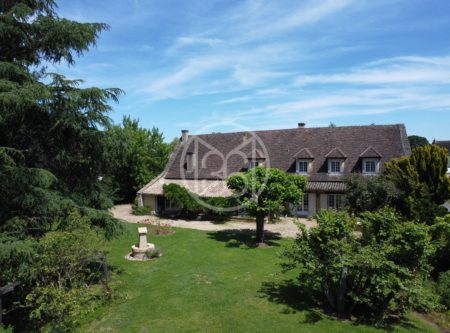 Maison dans un joli village de la Côte chalonnaise avec jardin et piscine - 1754VA