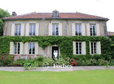 MAISON DE MAITRE AU COEUR DE LA NATURE - 9952PO