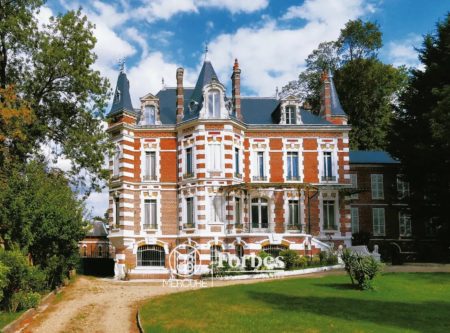 AISNE – CHATEAU ET DEPENDANCES DANS UN PARC CLOS D’1.3HA - 80540PI