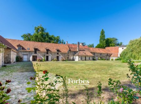 Aisne – near Villers-Cotterêts, large farmhouse, outbuildings and 6000 sqm park - 80572PI