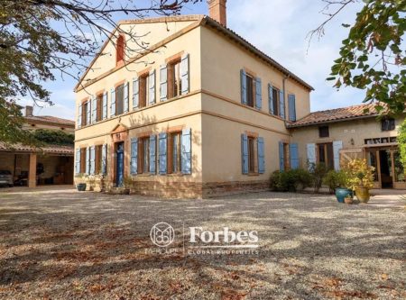 RESTORED 17TH-C HOUSE – GITE – POOL - 9069TS