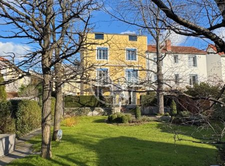 Marivaux district, 245 sqm house with 6 bedrooms and separate apartment - 21017AU