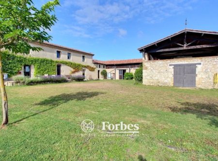 MANSION – OUTBUILDINGS – STUNNING VIEW OF THE PYRENEES - 8855TS