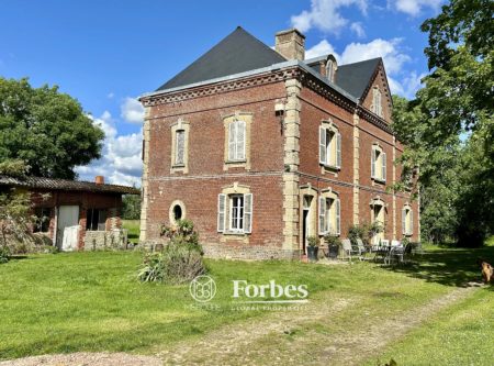 CALVADOS – MANOIR ENTOURE DE 17 HA AVEC DEPENDANCES ET BOXES - 20816NO