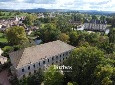 Attenant au château, grande propriété pour projet réception ou autres - 1753VA