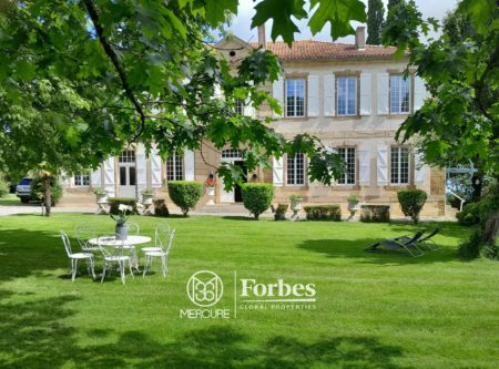 18TH-C CHATEAU – POOL – VIEW OF THE PYRENEES - 8622TS