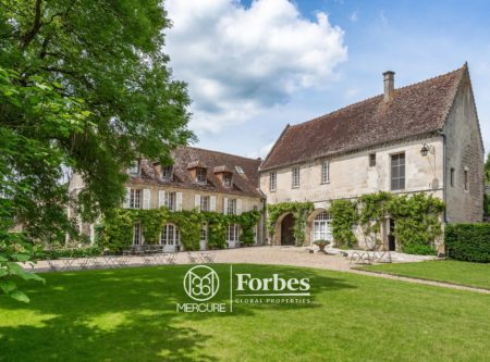 North of France, Oise – Former abbey in a park of 4.2ha - 80618PI