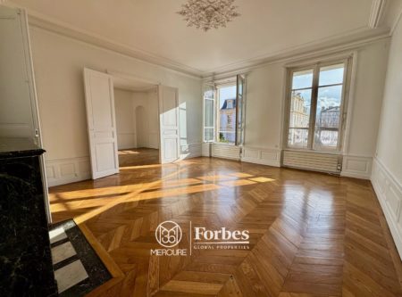 Appartement lumineux T5 de 130m² avec stationnement et cave - 21059AU