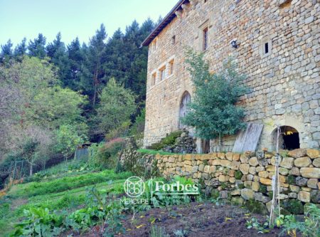 Former 14th century fortified house - 4850 LY