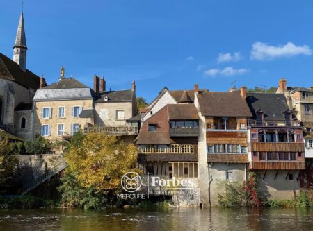 IMMEUBLE AVEC VUE SUR LA RIVIERE - 9829PO