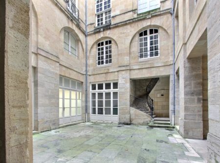 BORDEAUX GRAND THEATRE – MAGNIFIQUE APPARTEMENT, AVEC ASCENSEUR; - 900935bxA